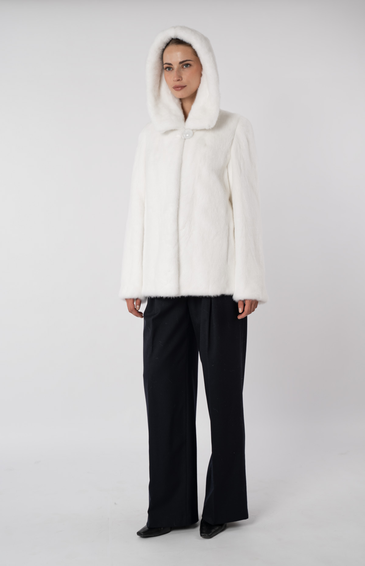 Шуба женская из меха норки Аделина 2001 с капюшоном Шуба женская из меха норки Аделина 2001 с капюшоном