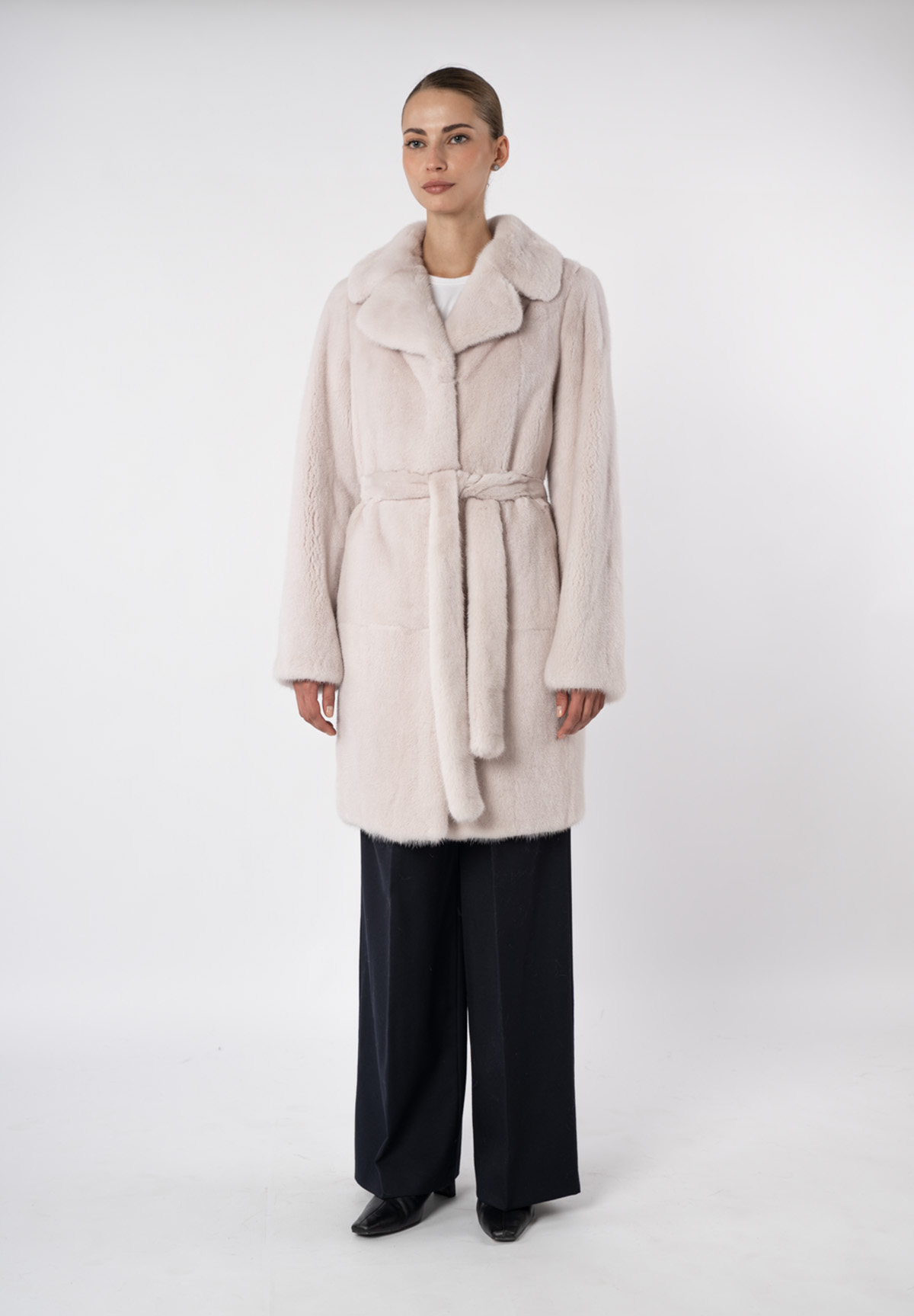 Шуба женская из меха норки Меха России 1489 Шуба женская из меха норки Меха России 1489