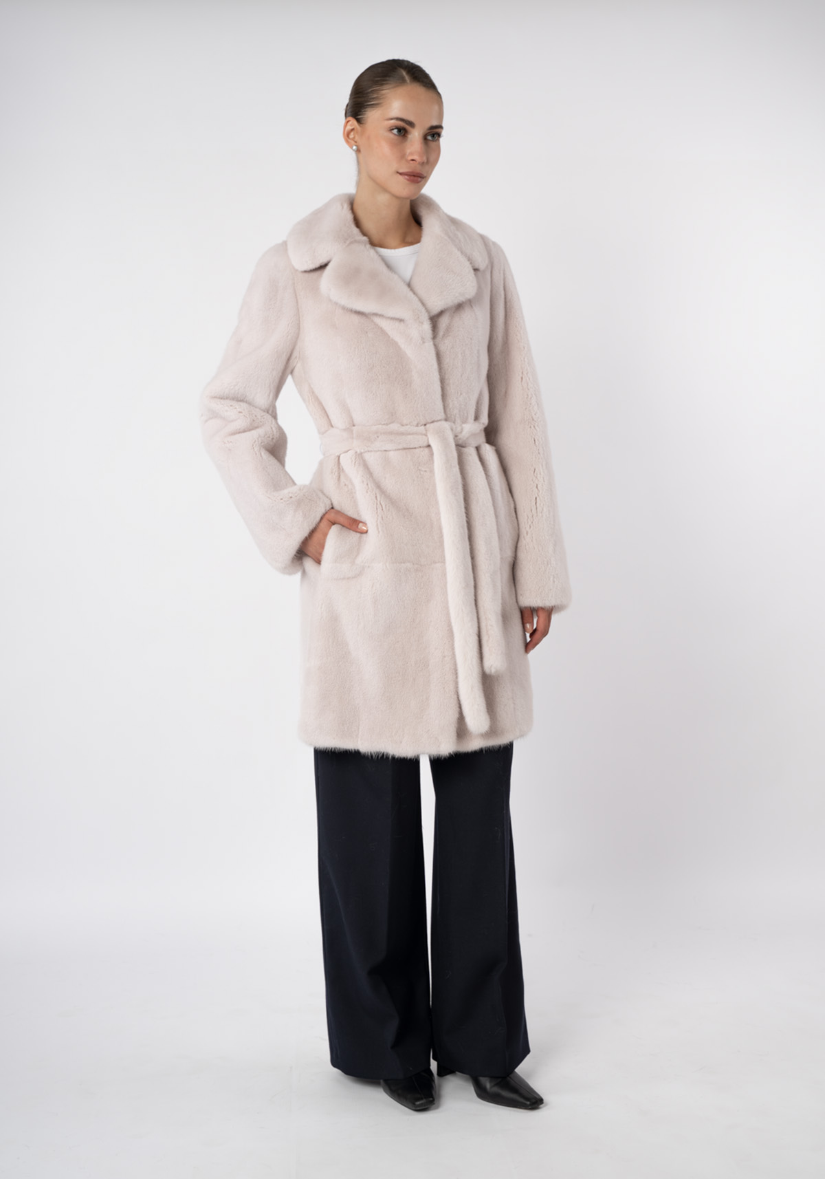 Шуба женская из меха норки Меха России 1489 Шуба женская из меха норки Меха России 1489