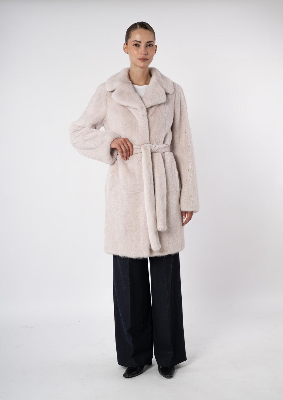 Шуба женская из меха норки Меха России 1489 Шуба женская из меха норки Меха России 1489