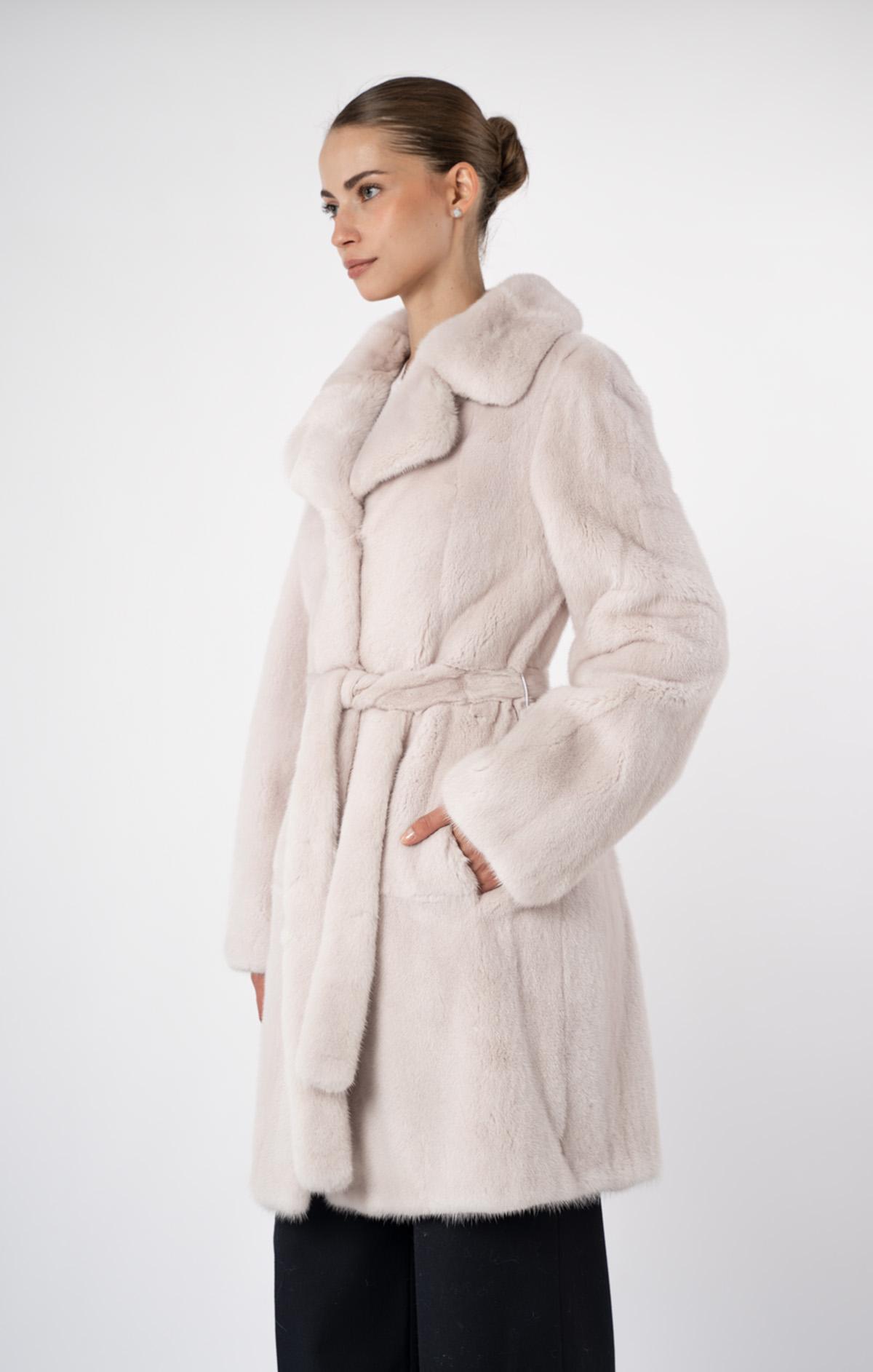 Шуба женская из меха норки Меха России 1489 Шуба женская из меха норки Меха России 1489