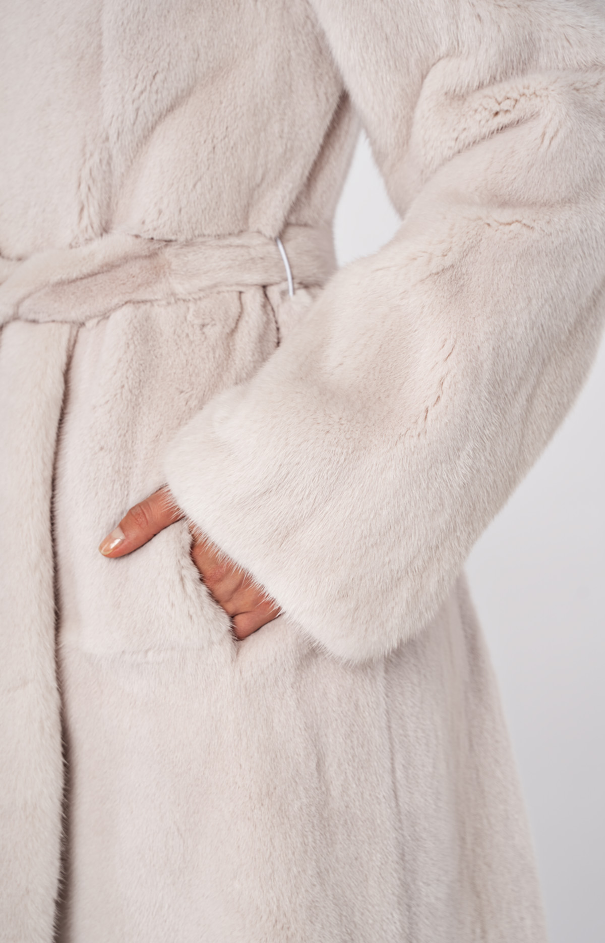 Шуба женская из меха норки Меха России 1489 Шуба женская из меха норки Меха России 1489