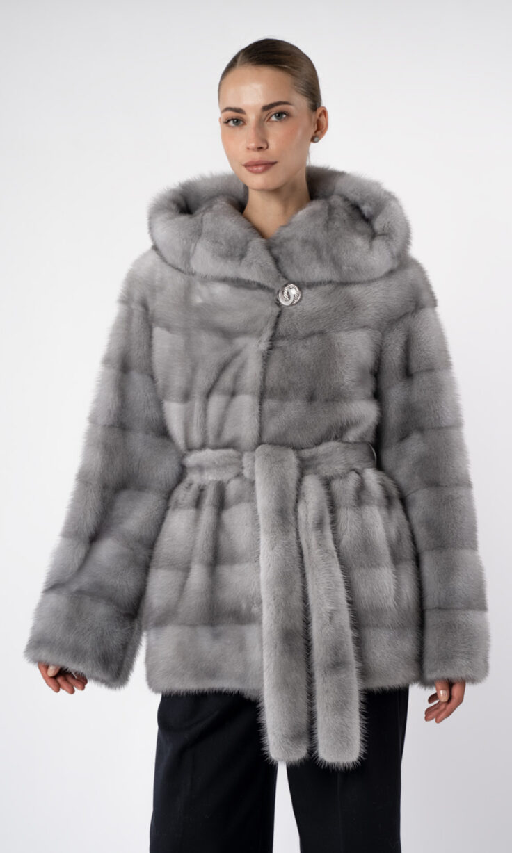 Шуба женская из меха норки Меха России 605 с капюшоном