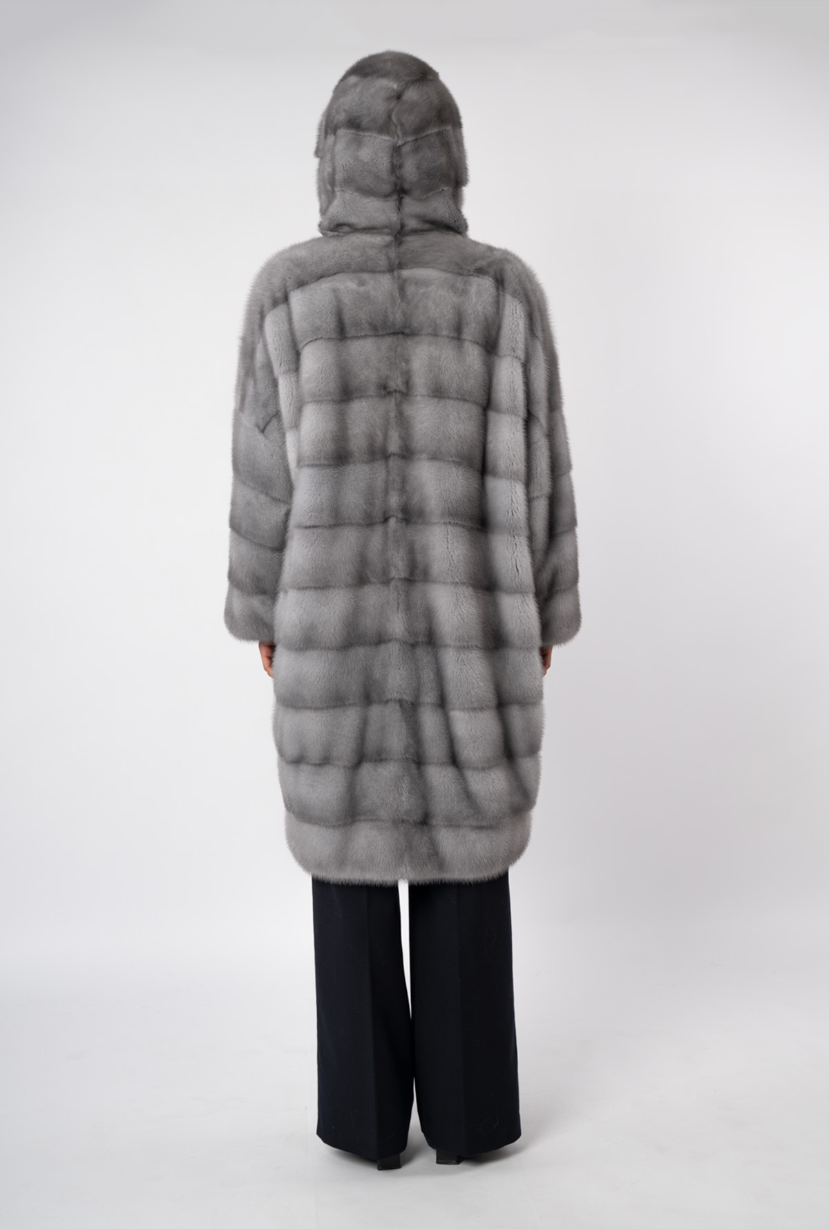 Шуба женская из меха норки Меха России 632 с капюшоном Шуба женская из меха норки Меха России 632 с капюшоном