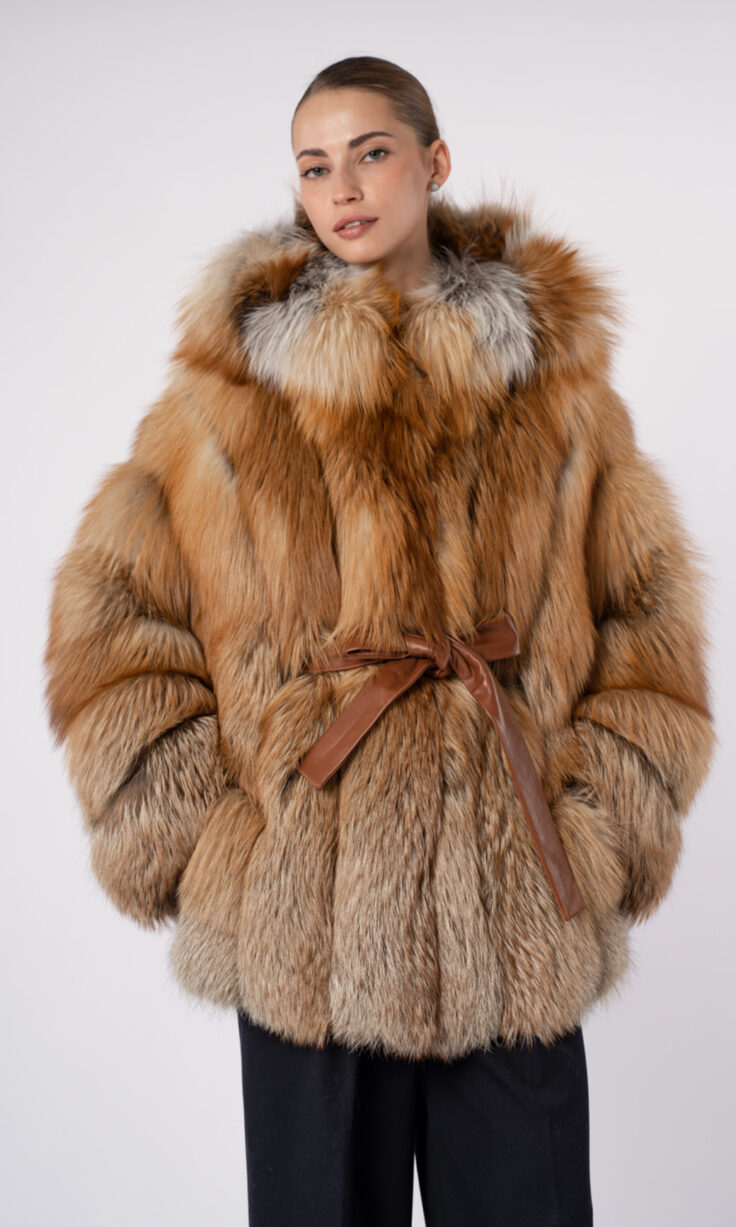 Шуба женская из меха лисицы Меха России Л-11 с капюшоном