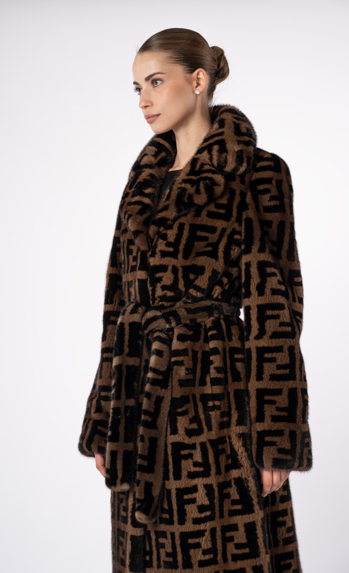 Шуба женская из меха норки Прямая роспуск Шуба женская из меха норки Прямая роспуск