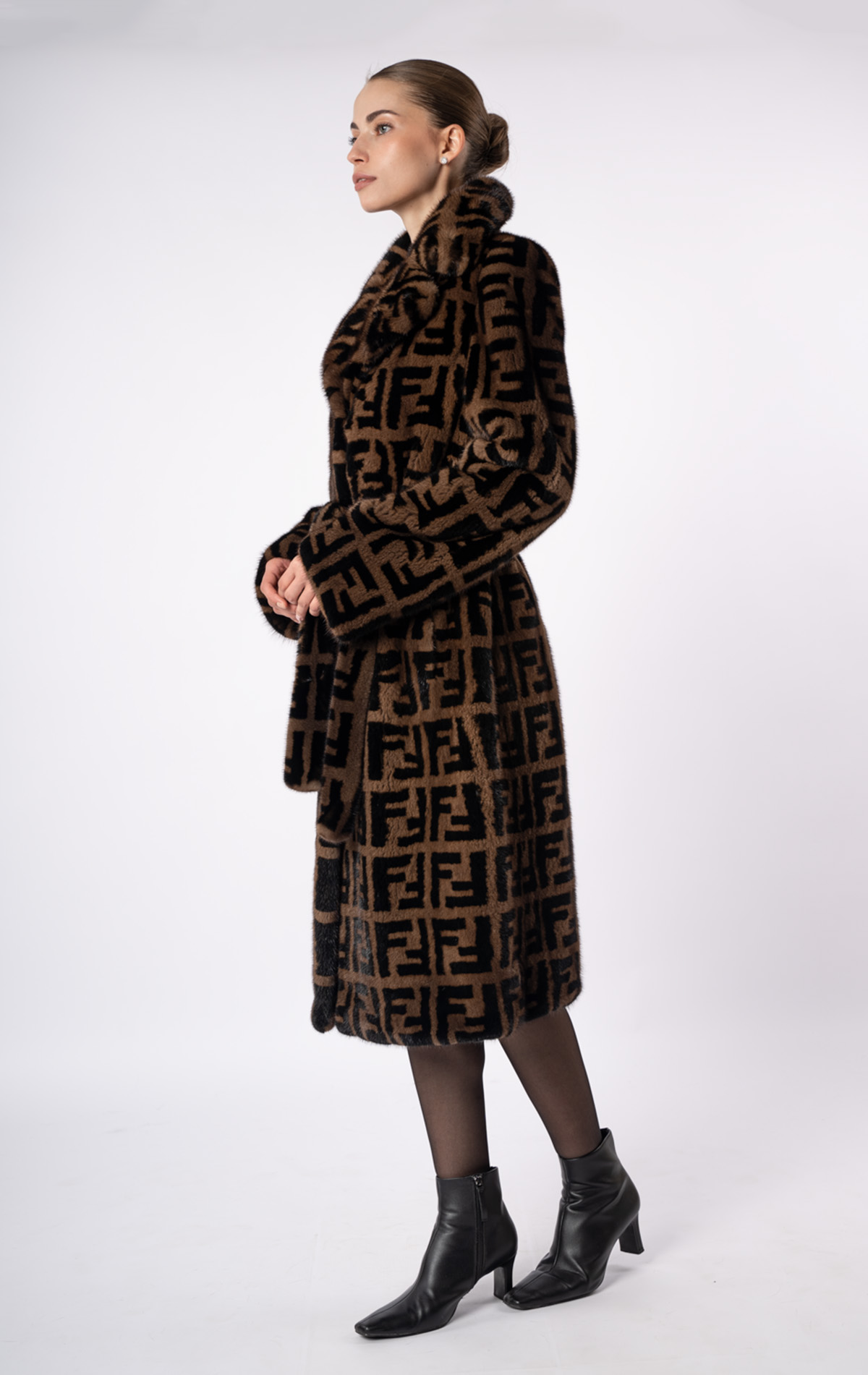 Шуба женская из меха норки Прямая роспуск Шуба женская из меха норки Прямая роспуск