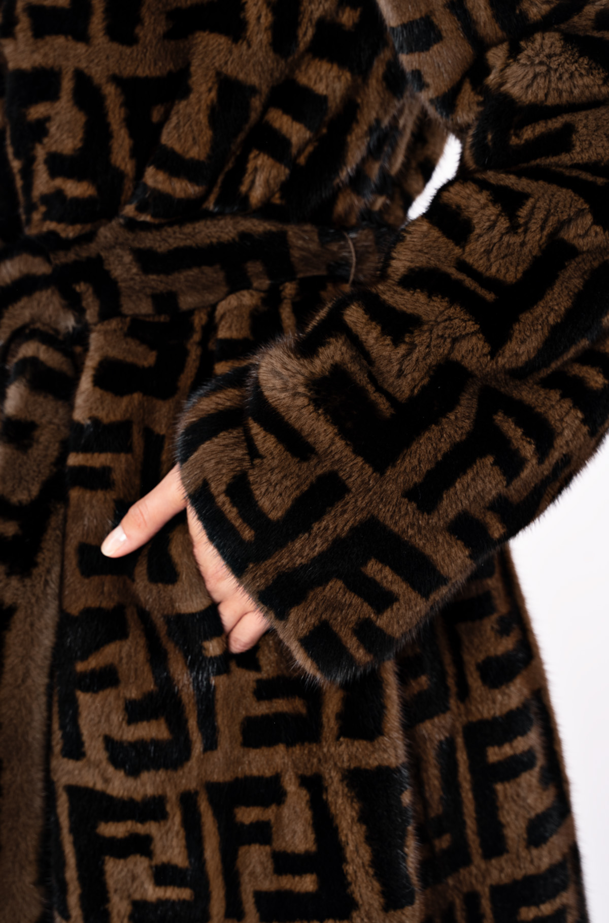 Шуба женская из меха норки Прямая роспуск Шуба женская из меха норки Прямая роспуск