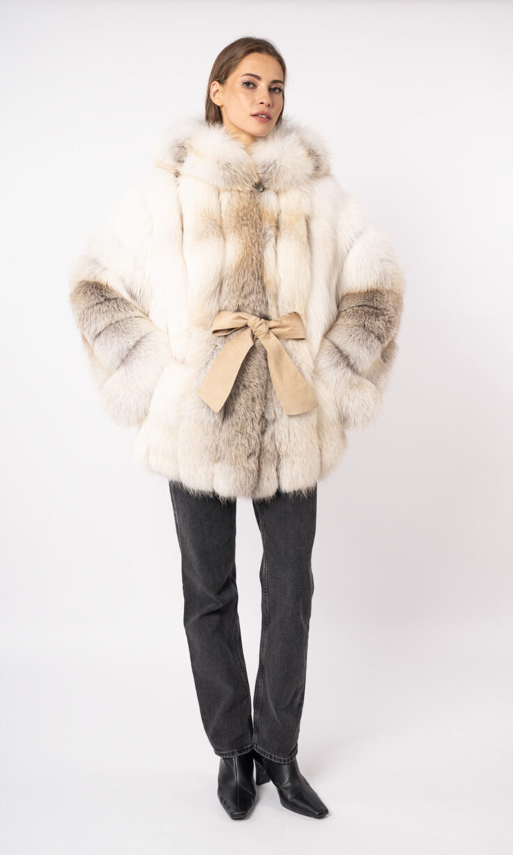 Шуба женская из меха лисицы с капюшоном Меха России Л-11