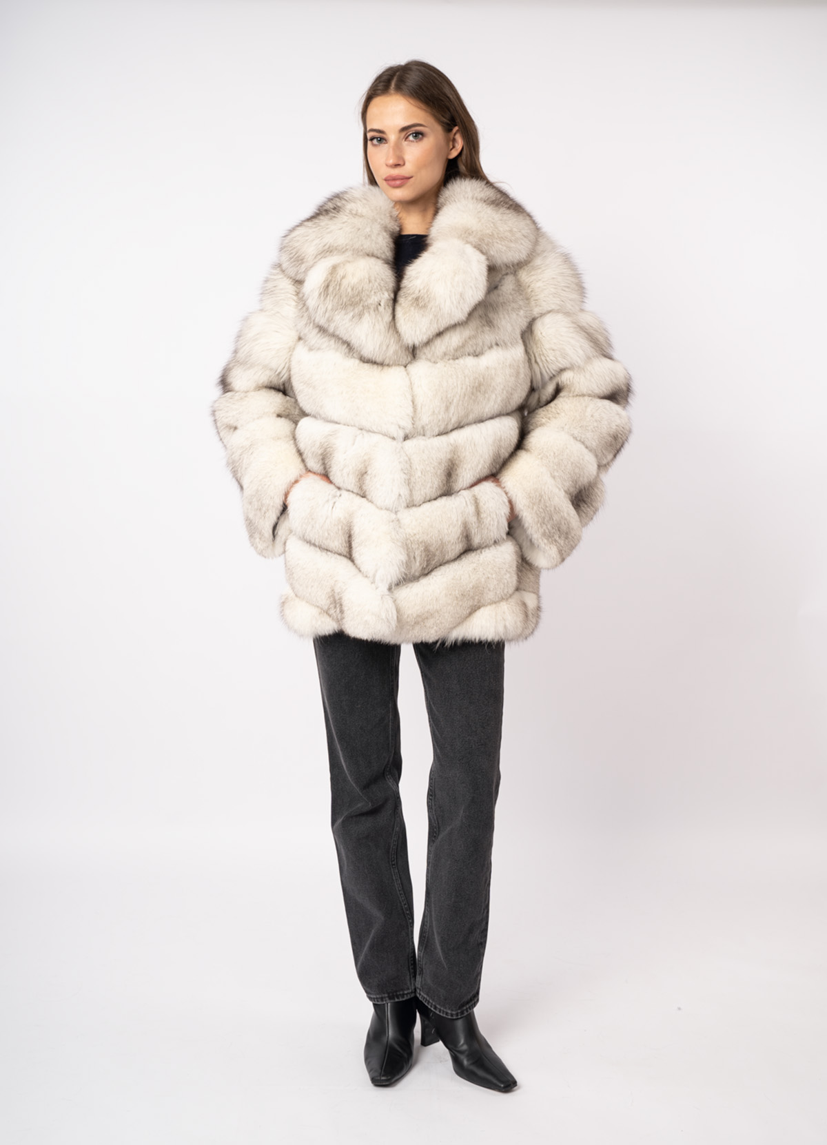 Шуба женская из меха песца Меха России А-4 Шуба женская из меха песца Меха России А-4