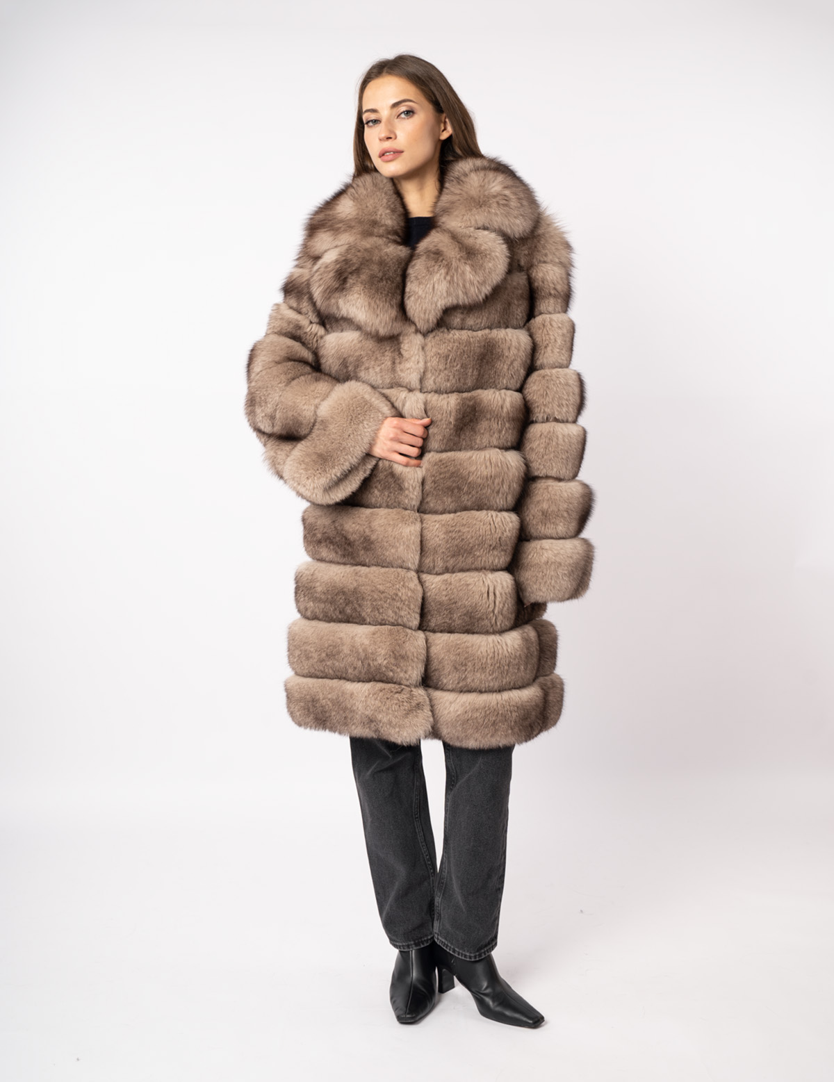 Шуба женская из меха песца Меха России С-1 Шуба женская из меха песца Меха России С-1