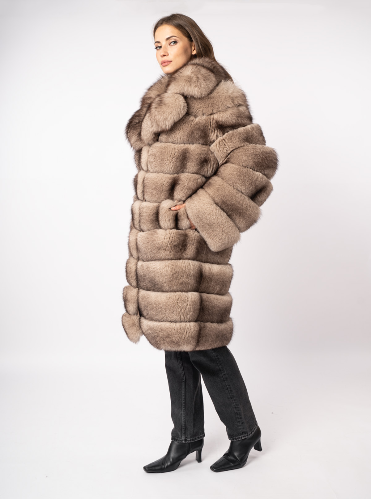 Шуба женская из меха песца Меха России С-1 Шуба женская из меха песца Меха России С-1