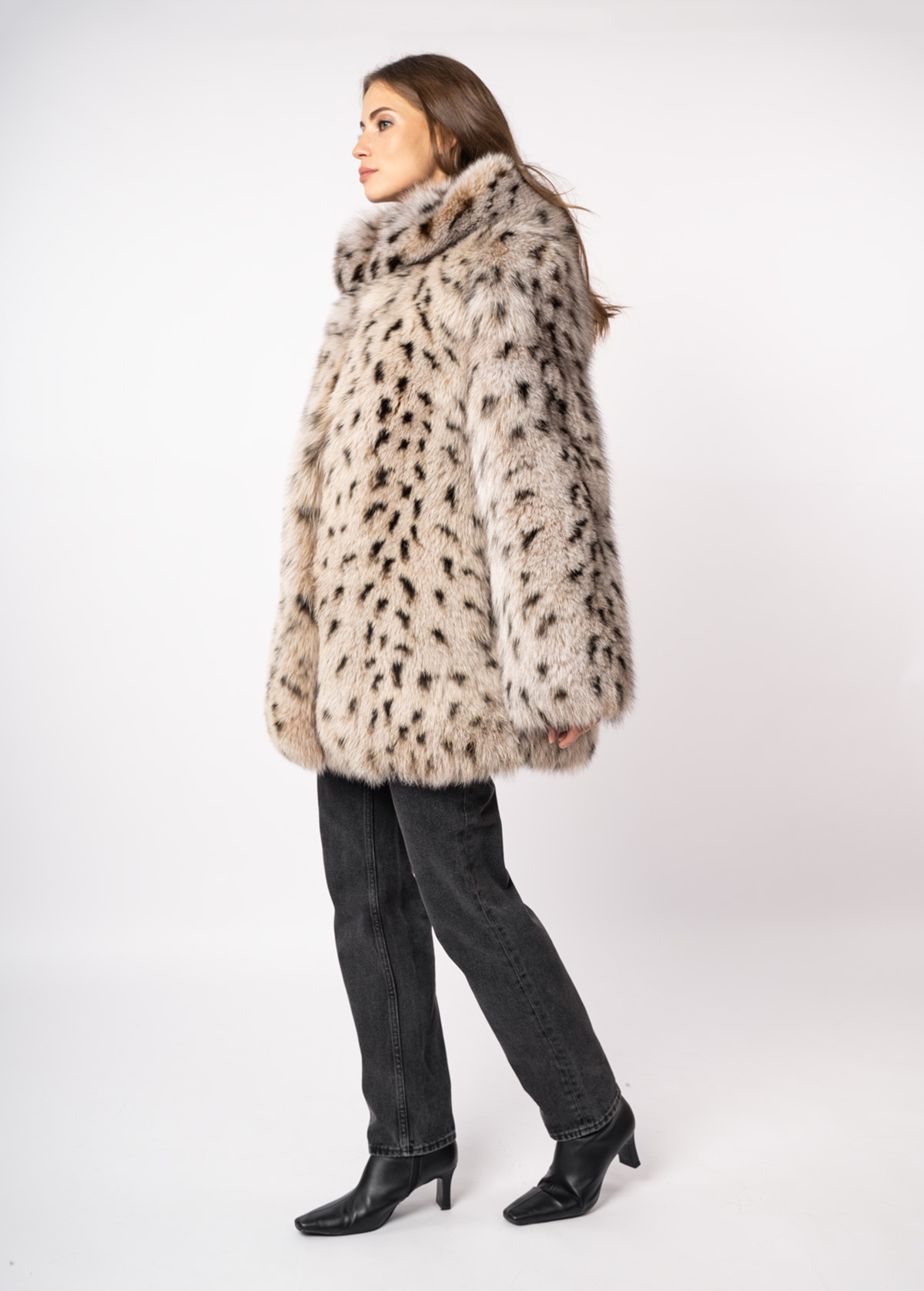 Шуба женская из меха песца с капюшоном Меха России П-1 Шуба женская из меха песца с капюшоном Меха России П-1