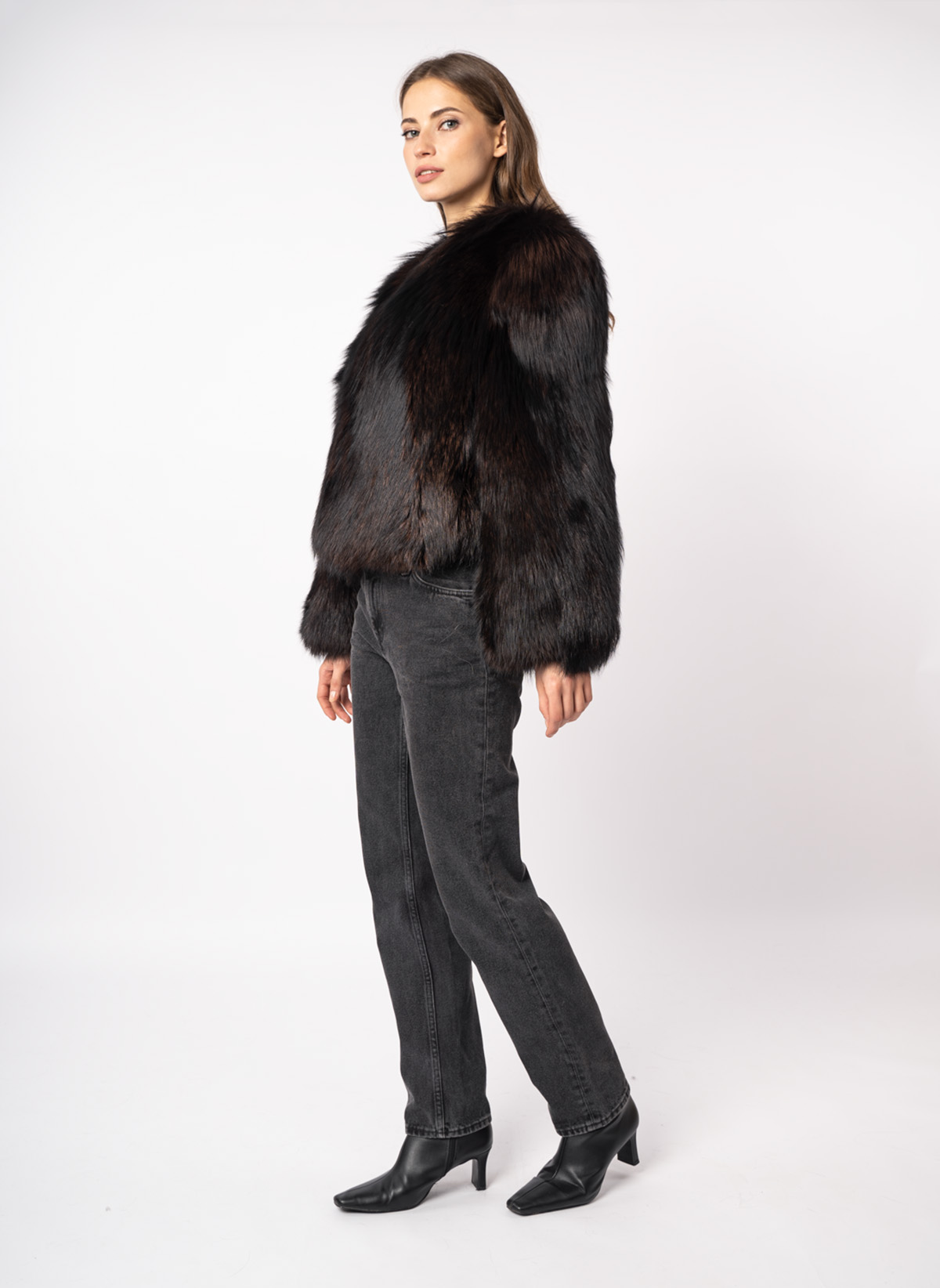 Шуба женская из меха лисицы и кожи Меха России 007 Шуба женская из меха лисицы и кожи Меха России 007