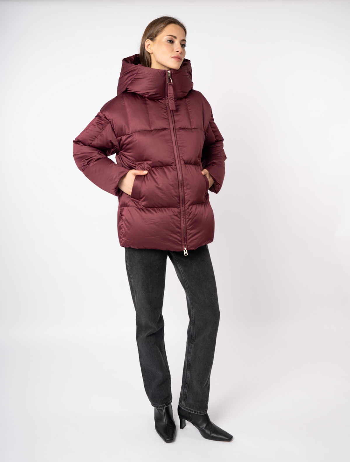 Пуховик женский с капюшоном DEIFY 1197 Пуховик женский с капюшоном DEIFY 1197