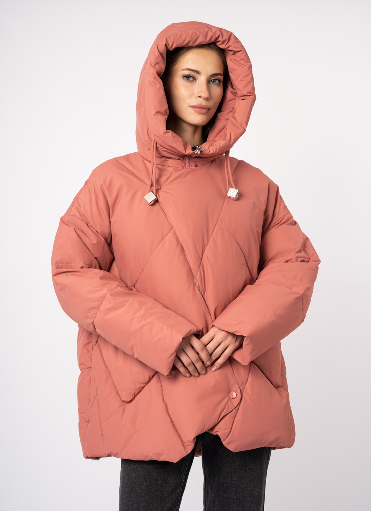 Пуховик женский с капюшоном MISSFREYA MF25825 Пуховик женский с капюшоном MISSFREYA MF25825