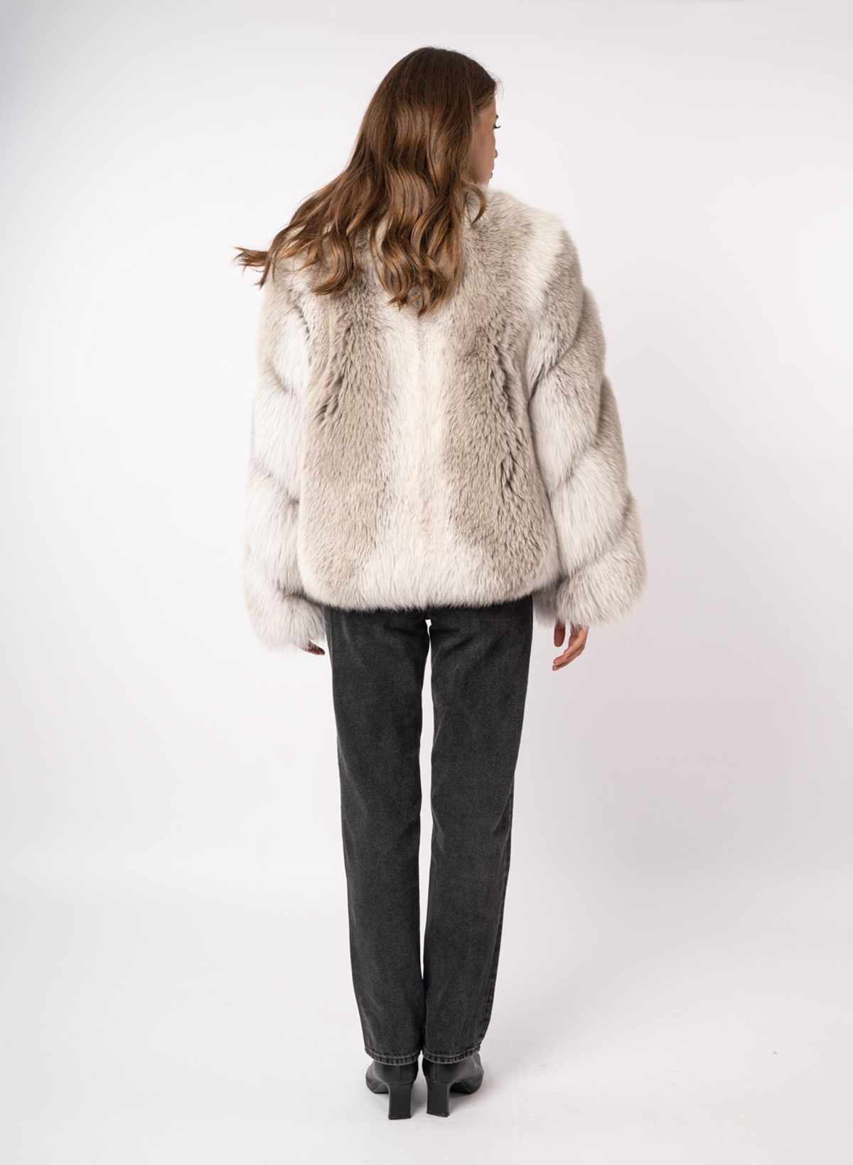 Шуба женская из меха песца и кожи Меха России 005 Шуба женская из меха песца и кожи Меха России 005