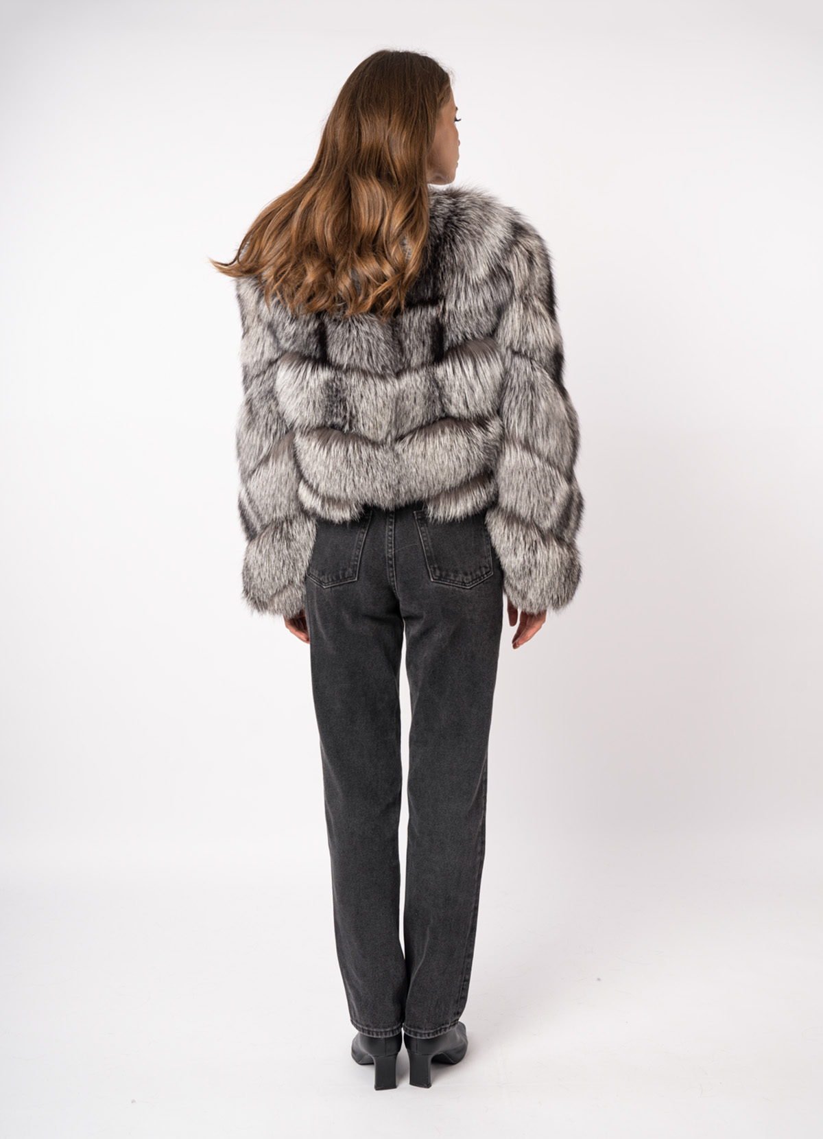 Шуба женская из меха лисицы и кожи Меха России 004 Шуба женская из меха лисицы и кожи Меха России 004