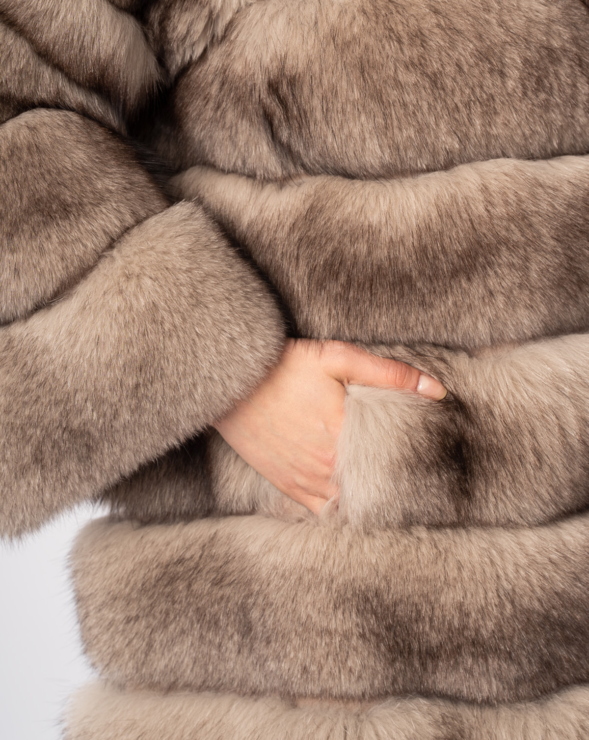 Шуба женская из меха песца Меха России С-1 Шуба женская из меха песца Меха России С-1