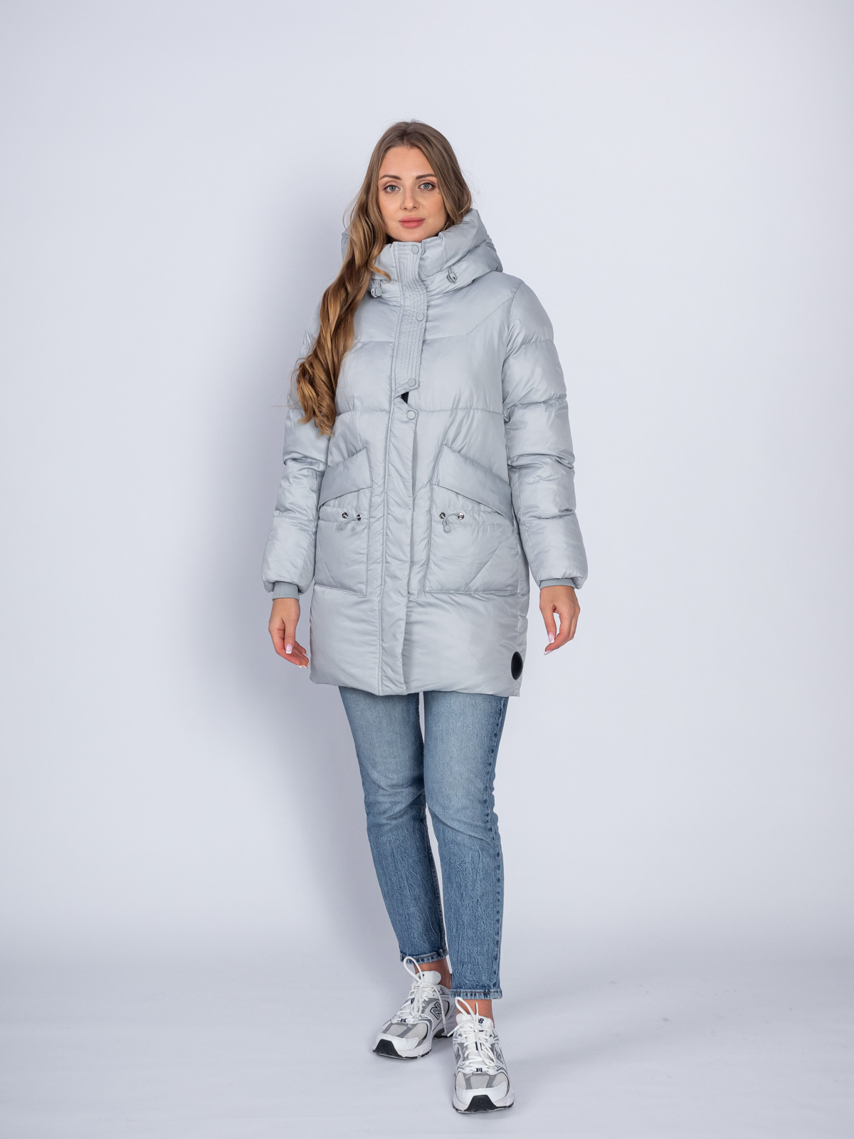 Пуховик женский 8852 с капюшоном серо-голубой Пуховик женский 8852 с капюшоном серо-голубой