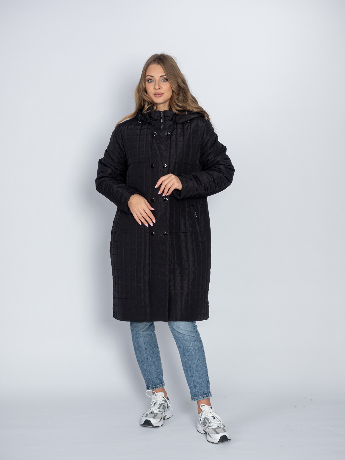 Пуховик женский Мануфактура Носова 006 с капюшоном черный Пуховик женский Мануфактура Носова 006 с капюшоном черный
