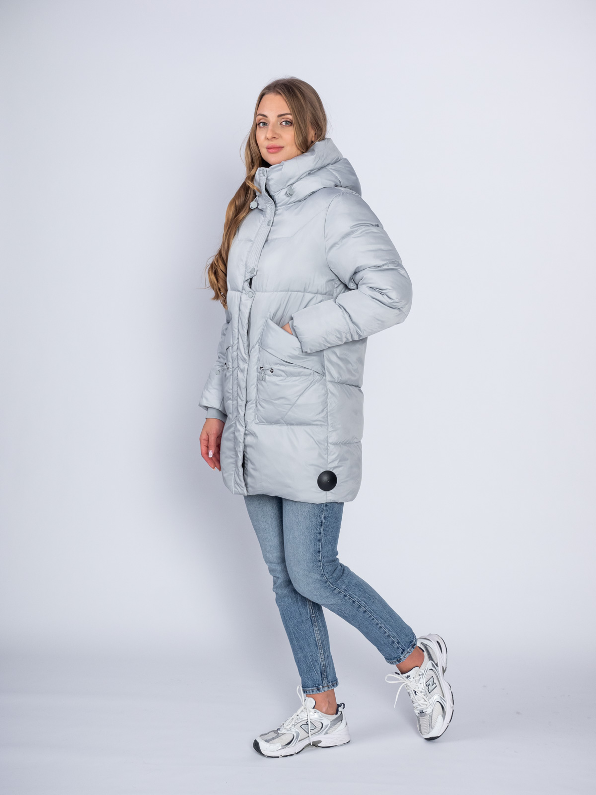 Пуховик женский 8852 с капюшоном серо-голубой Пуховик женский 8852 с капюшоном серо-голубой