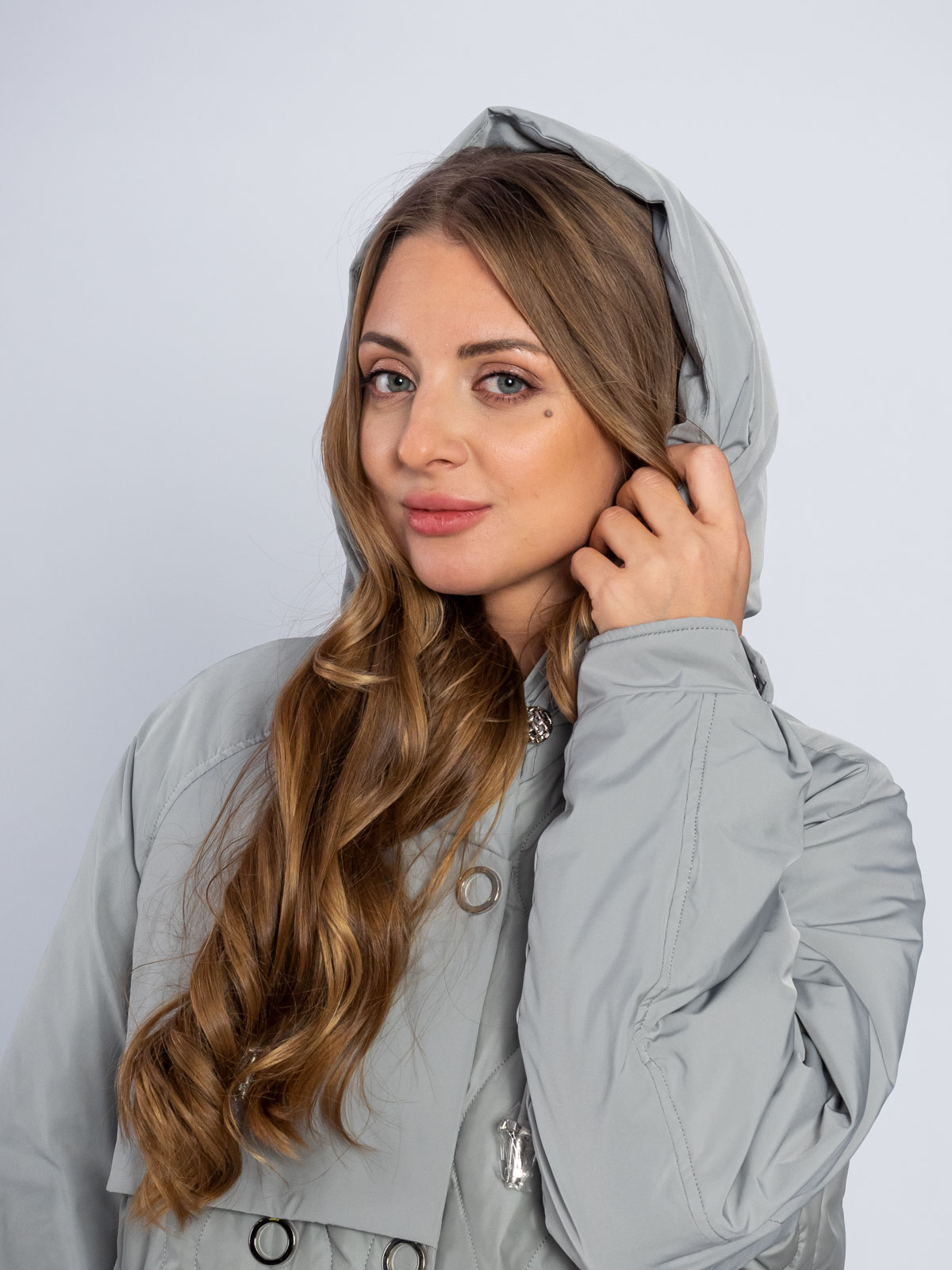 Пуховик женский B 60 258 с капюшоном оливковый Пуховик женский B 60 258 с капюшоном оливковый