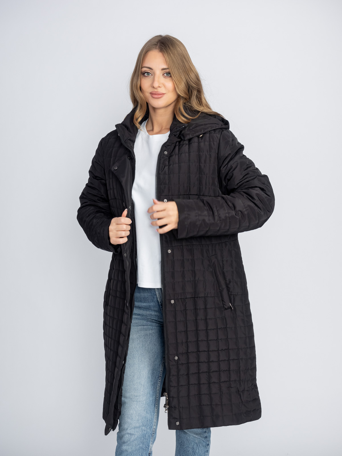 Пуховик женский Мануфактура Носова 006 с капюшоном черный Пуховик женский Мануфактура Носова 006 с капюшоном черный