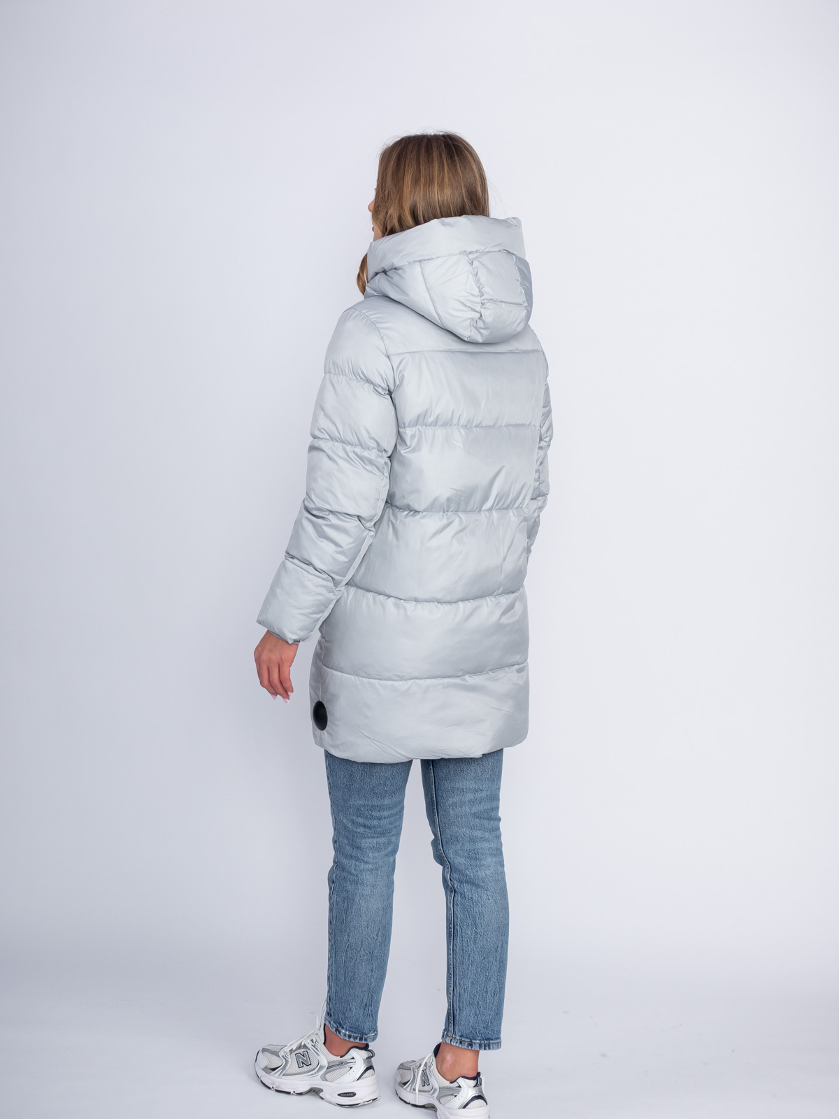 Пуховик женский 8852 с капюшоном серо-голубой Пуховик женский 8852 с капюшоном серо-голубой
