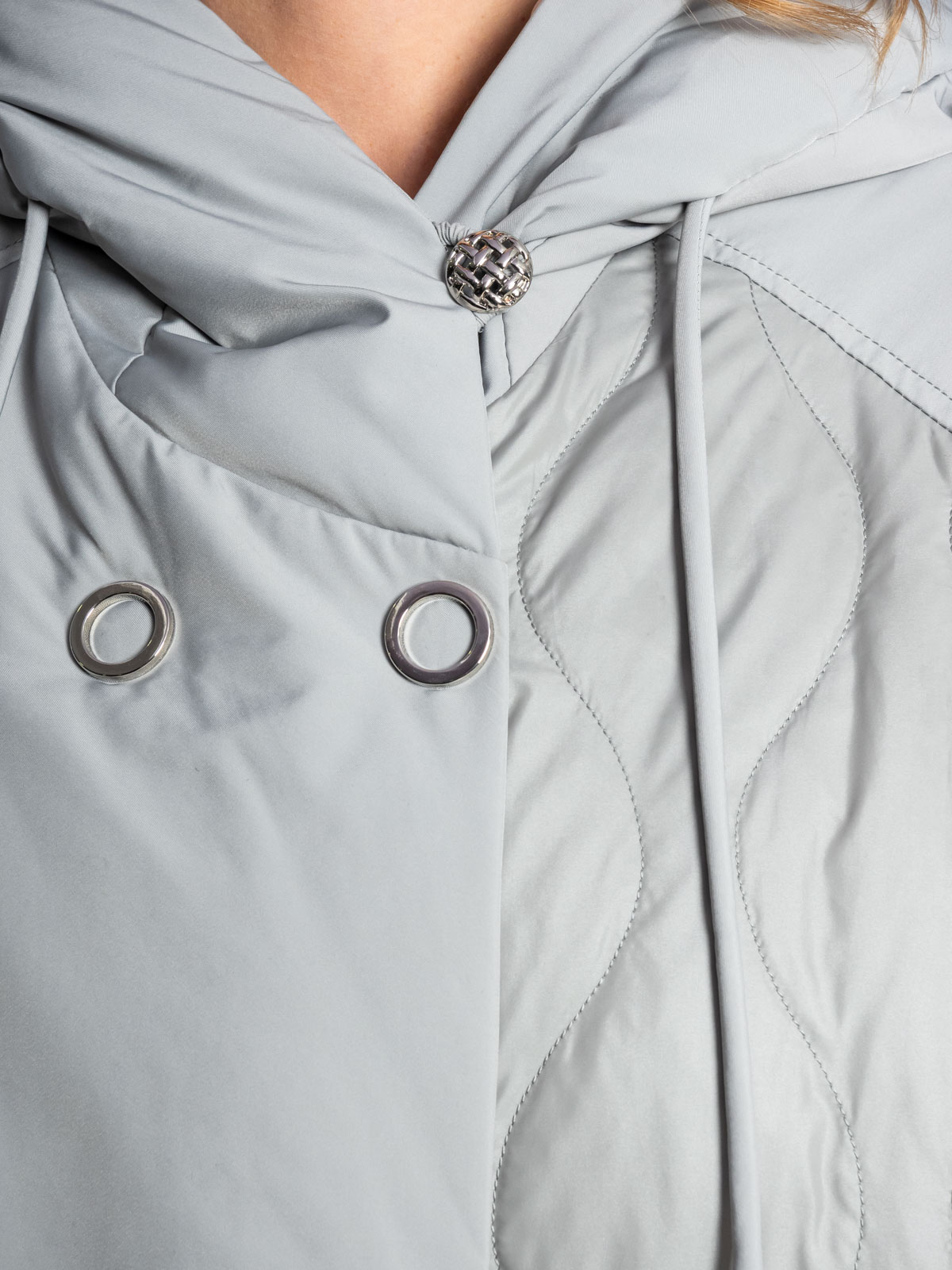 Пуховик женский B 60 258 с капюшоном оливковый Пуховик женский B 60 258 с капюшоном оливковый