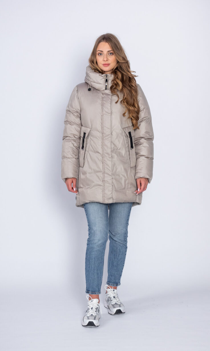 Пуховик женский 8821 с капюшоном светло-зеленый