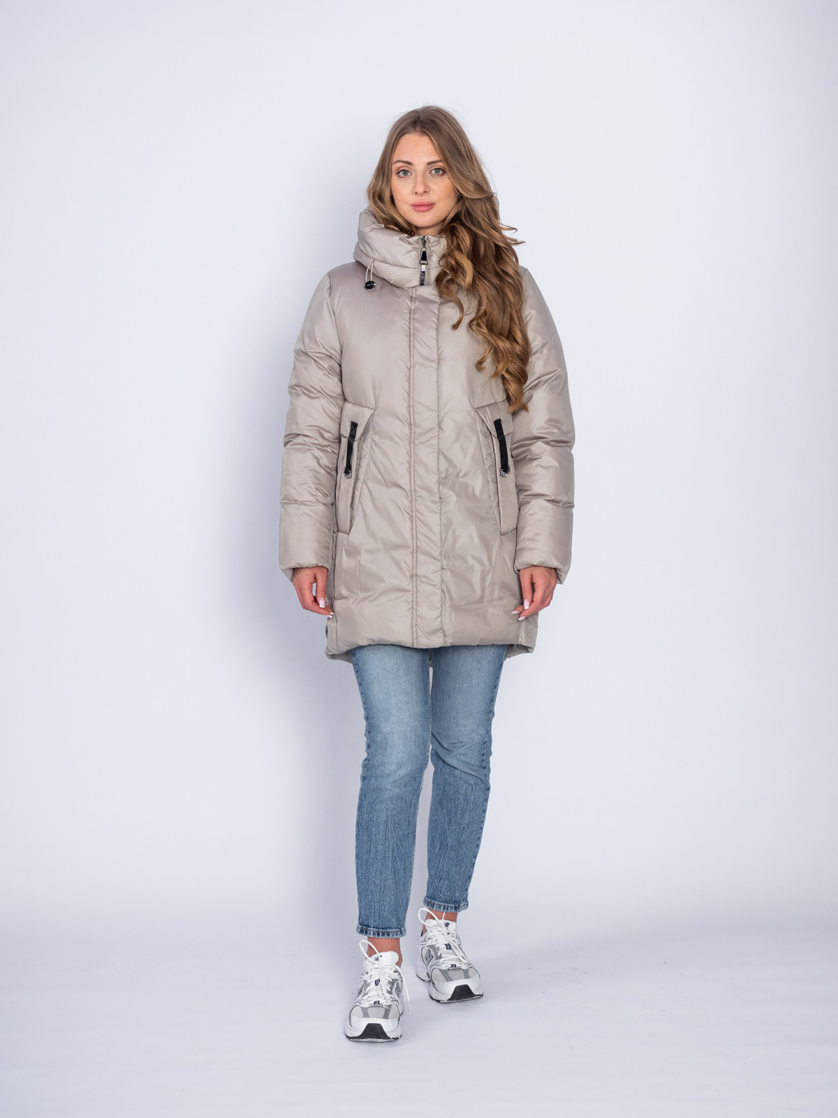 Пуховик женский 8821 с капюшоном светло-зеленый Пуховик женский 8821 с капюшоном светло-зеленый